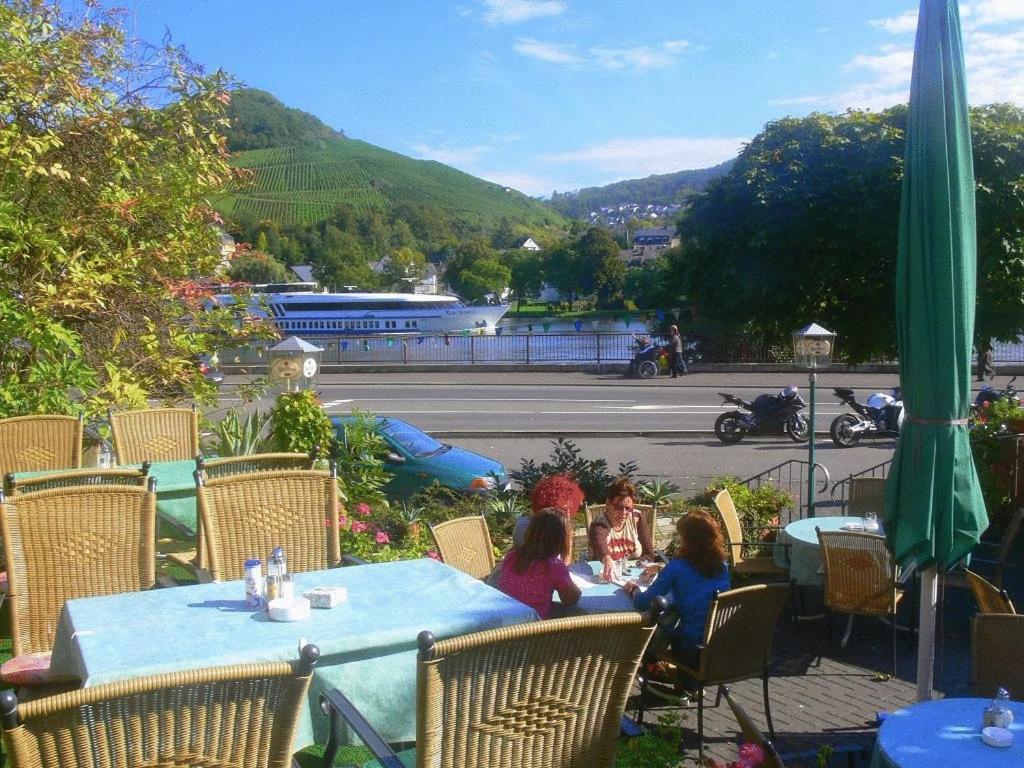 Panorama-Cafe Moselgarten Alf Kültér fotó